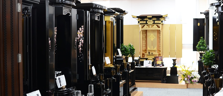 伝統仏壇を販売しているSGI仏壇信濃町店